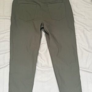 Lululemon ABC classic-Fit 5 Pocket trouser 32L Army Green (olive) 36 Waist